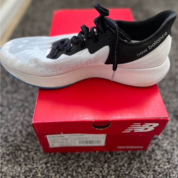 Womens New Balance Fuel Cell Trainer - 10.5 - Picture 8 of 10